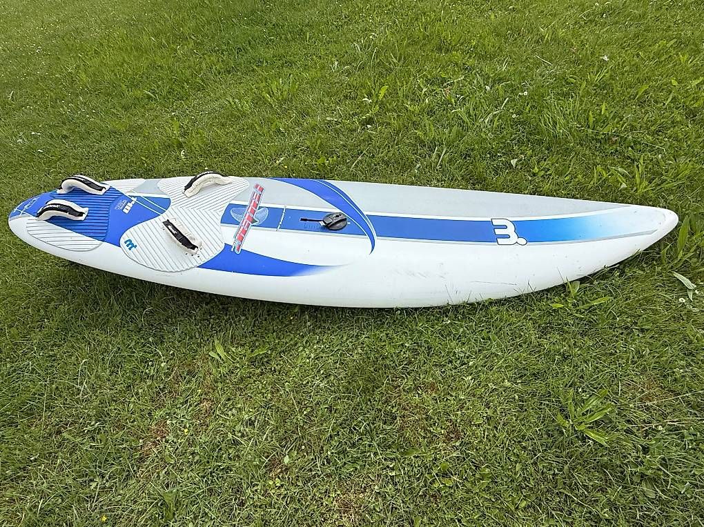 Planches de surf: Windsurfbrett Mistral Radar 140 L – D'occasion à Münchenstein par Cheroundoloo