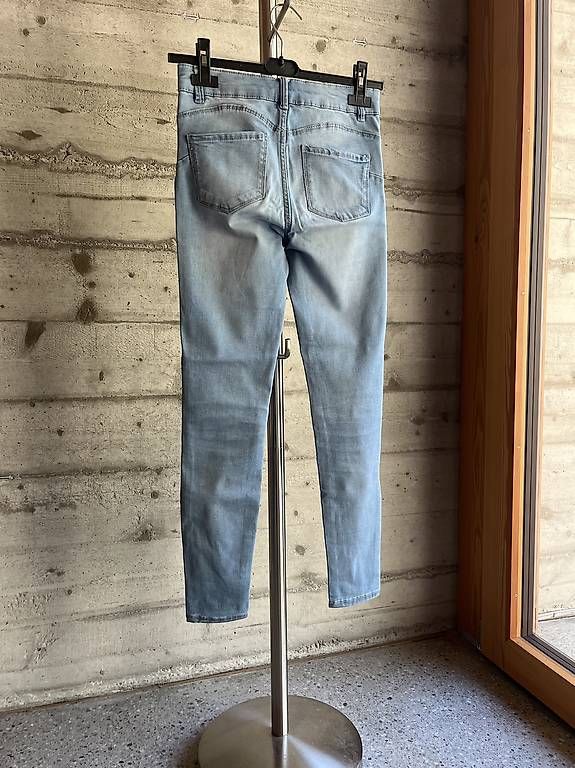 Jeans: jeans donna – Usato da Gordola venduto da tan_rv2x 1