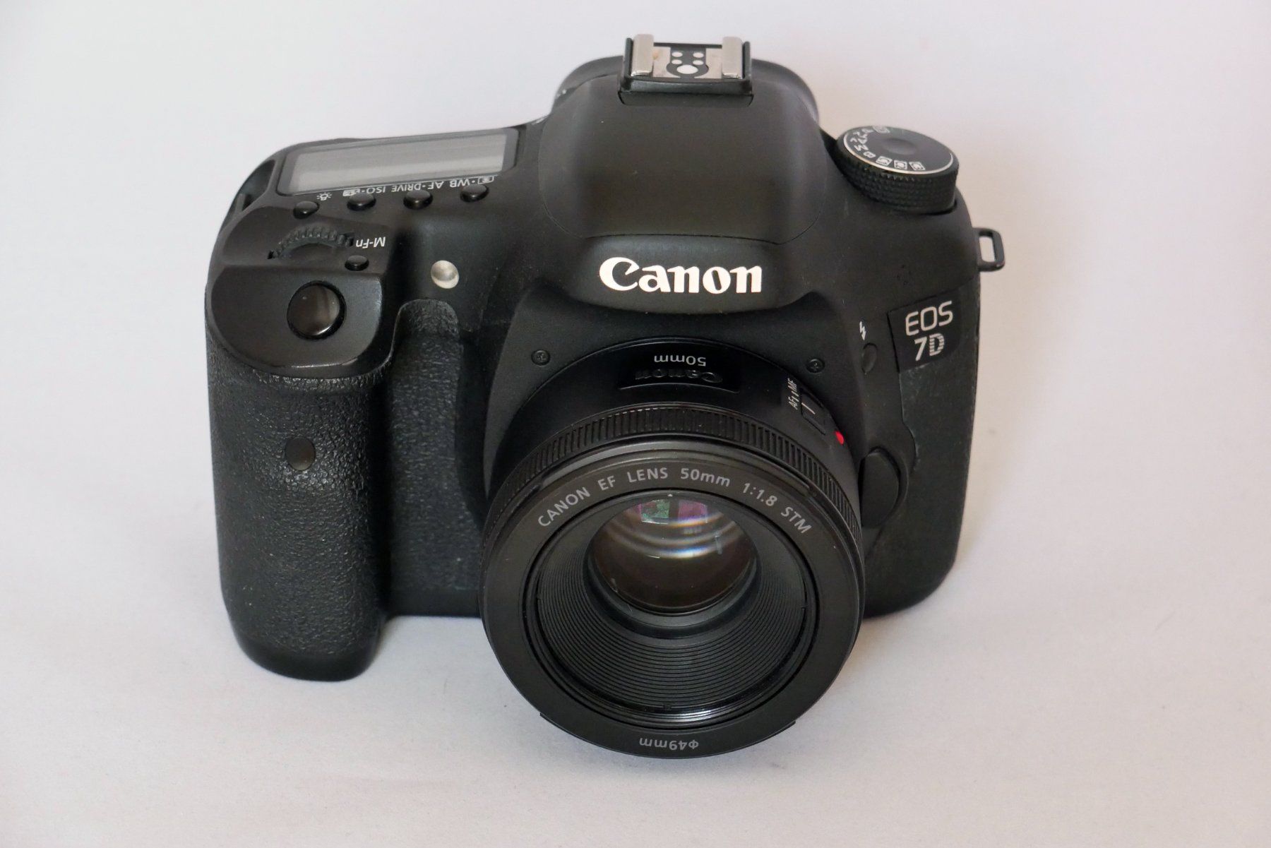 Canon Kamera: Canon EOS 7D mit Objektiv 50mm 1:1.8 STM – Gebraucht aus Trimmis von Marli1 1