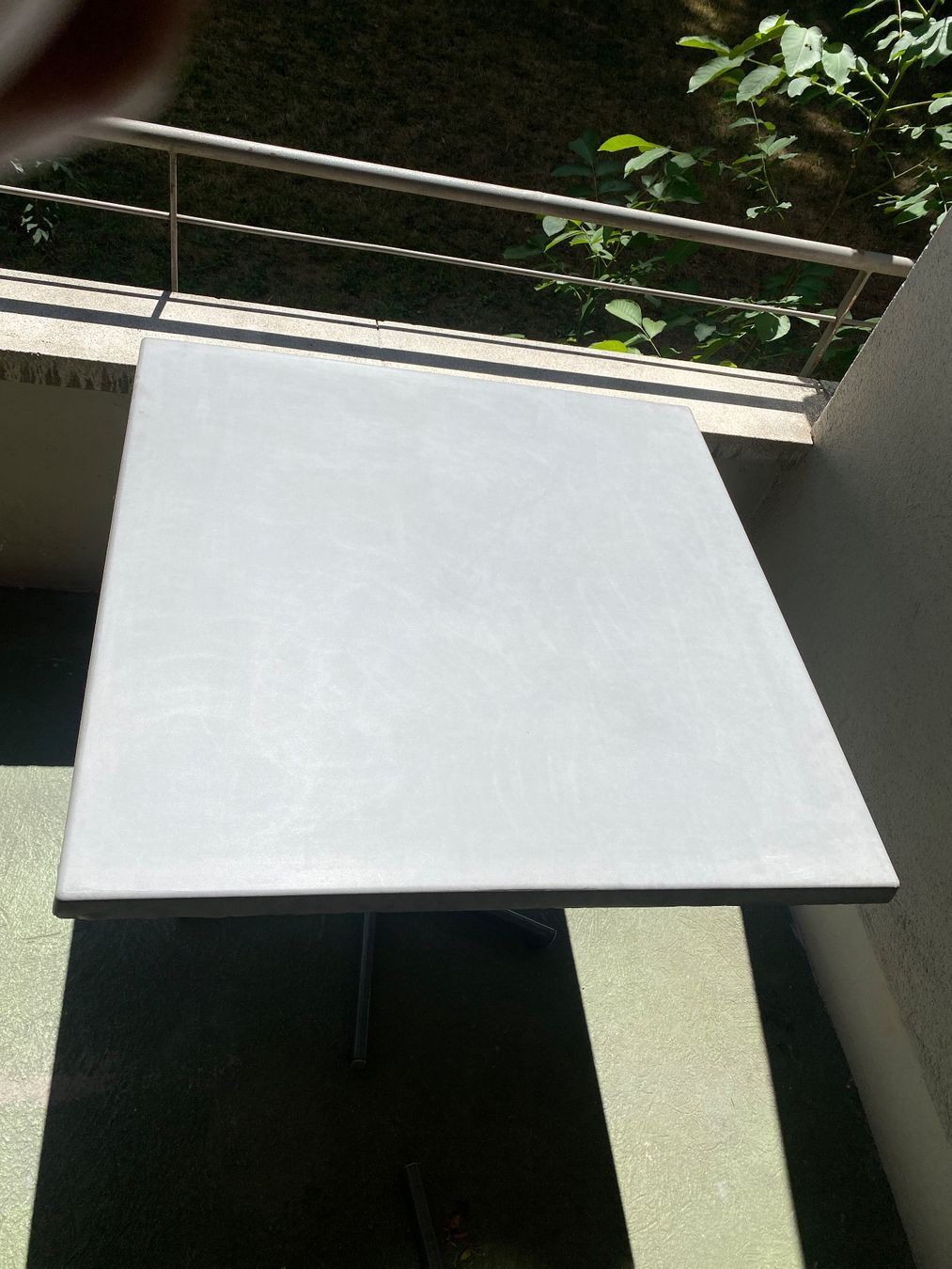 Tables: Schaffner Balkon/Gartentisch – D'occasion à Bern par wil_9gyf 3
