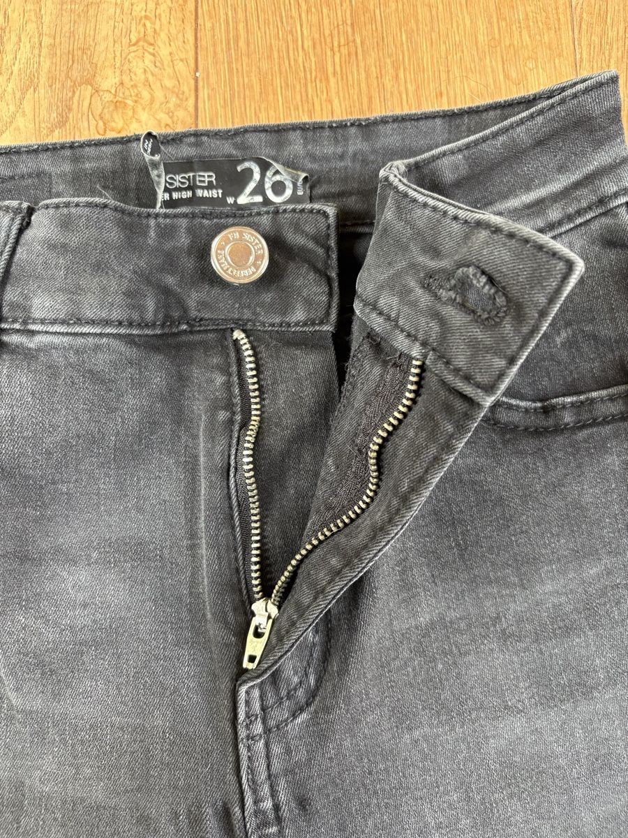 Jeans: Skinny Jeans in Grösse 26 – Gebraucht aus Frauenfeld von lin_77m9 4