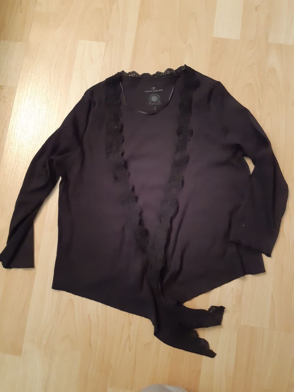 Lotti di vestiti: MARKENKLEIDERPAKET GR. 42-44 L 5stk. – Usato da Sachseln venduto da jocaso 2