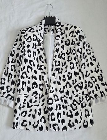 Modernen Damenblazer mit markantem Leopardenmuster 