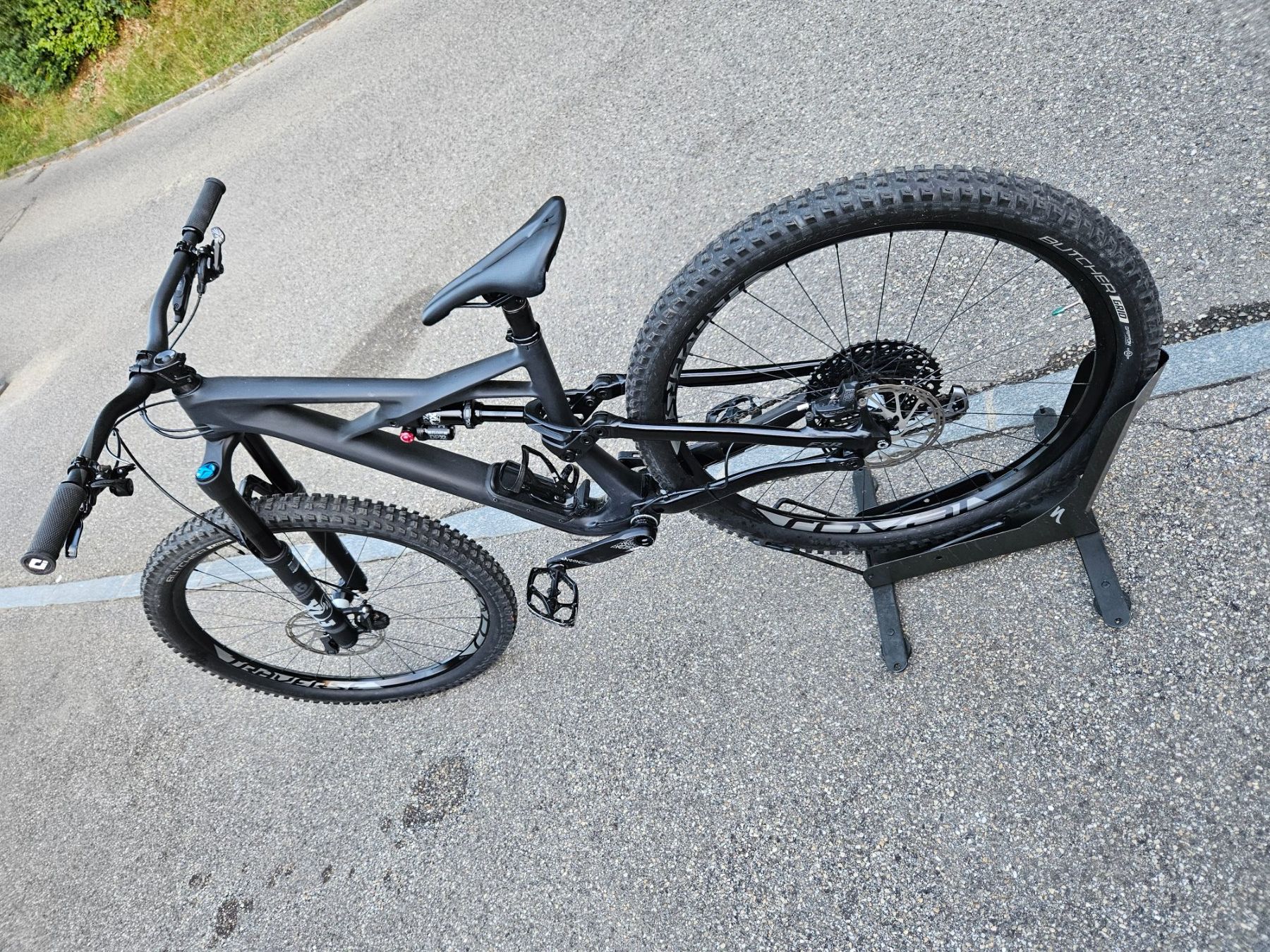 Specialized Vélos: Specialized Enduro Carbon Schwarz Fox Gabel Grösse M – D'occasion à Oftringen par MikoMako 2