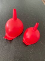2 rote Trichter