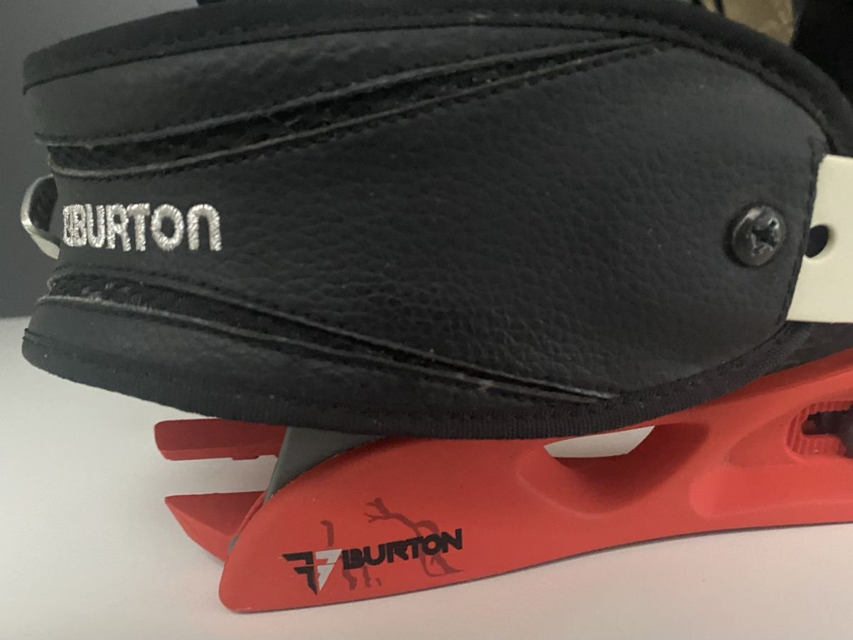 Burton Herrenschuhe: Burton Snowboard Bindungen, Rot/Schwarz – Gebraucht aus Hergiswil LU von FcMalkov 2