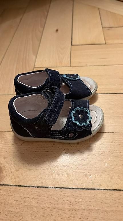 Chaussures filles: Gratis Sandalen Größe 20 – D'occasion à Luzern par Mariab2502