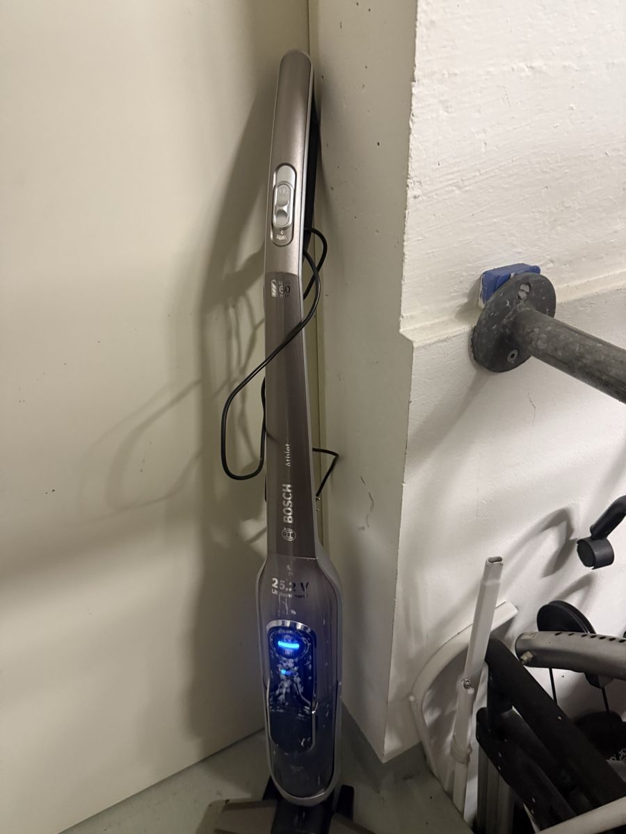 Bosch Aspirapolveri & Accessori: Bosch Akku Staubsauger, 25.2V, LithiumPower – Usato da Birsfelden venduto da mah_6yvz 1