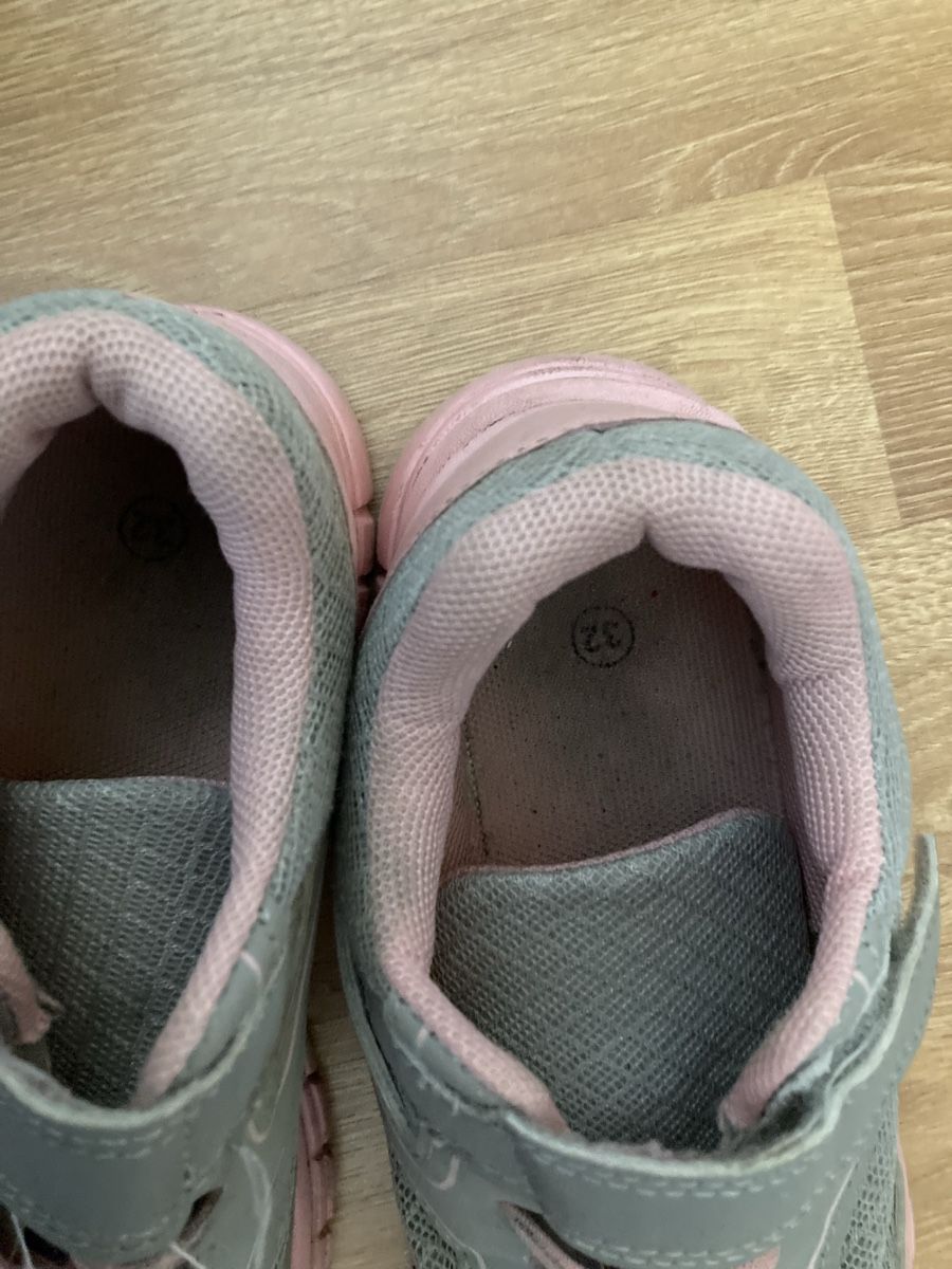 Scarpe per ragazze: Mädchen Turnschuhe Gr. 32 – Usato da Emmenbrücke venduto da JJ_89 1