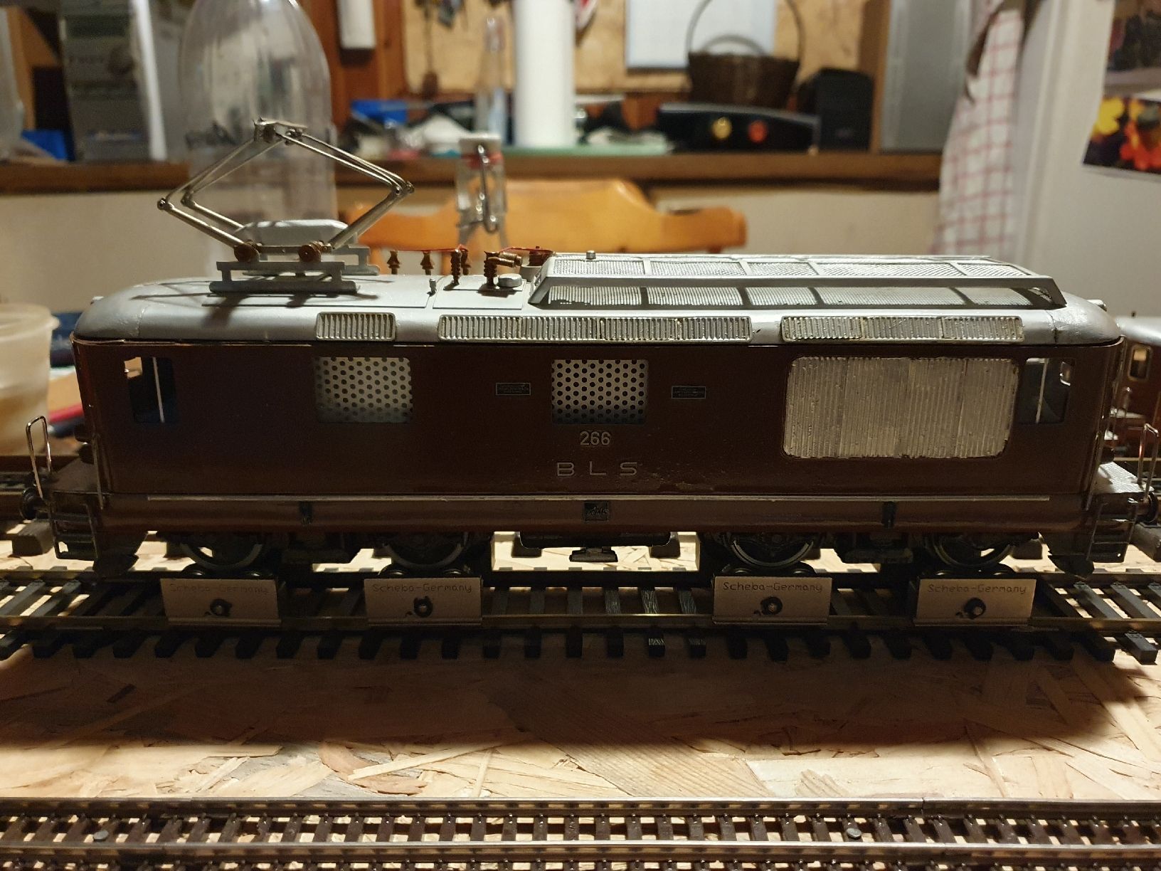 Hermann Modellini di ferrovie: BLS Ae 4/4 Werkstatt Modell Spur 0 DC – Usato da Münsingen venduto da wd65 1
