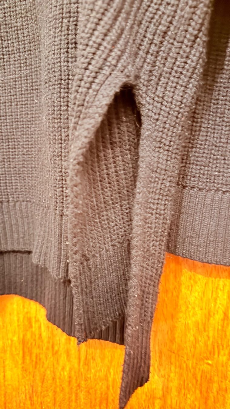 Stradivarius Pullover & Sweatshirts: • Schwarzer Pullover von Stradivarius • – Gebraucht aus Basel von mendoza13 2