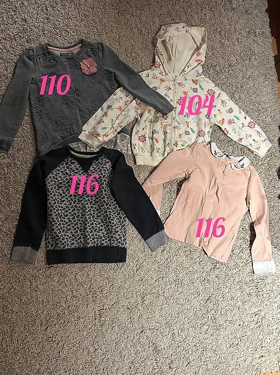 Lotti & Set di vestiti: Mädchen Kleiderpaket  verschiedene Grössen – Usato da Eschenbach LU venduto da tan_qd5w