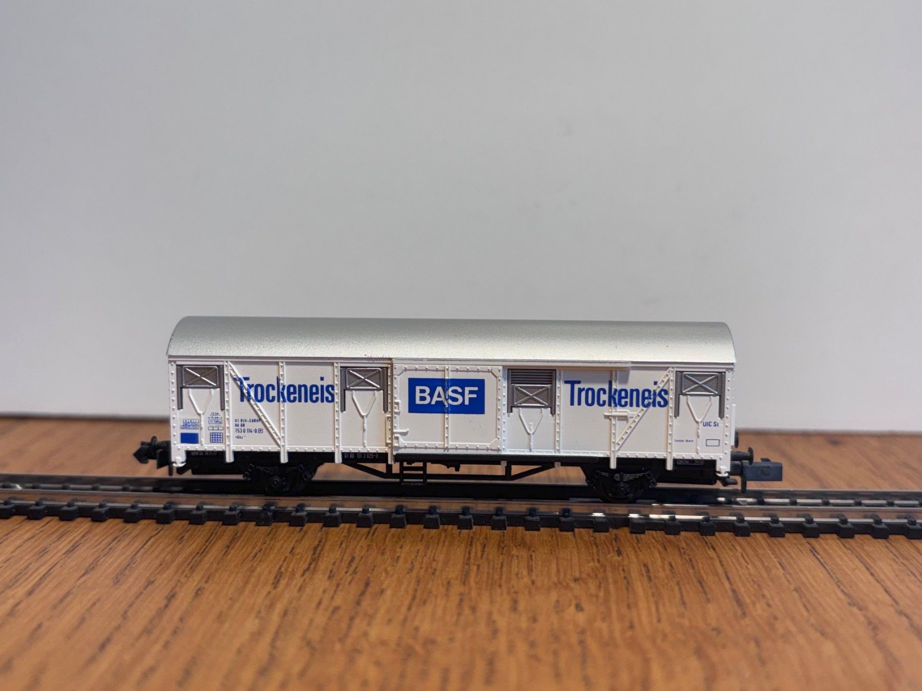 Modellini di ferrovie: e1966: Güterwagen BASF (Spur N) – Usato da Birsfelden venduto da Birs_25 1
