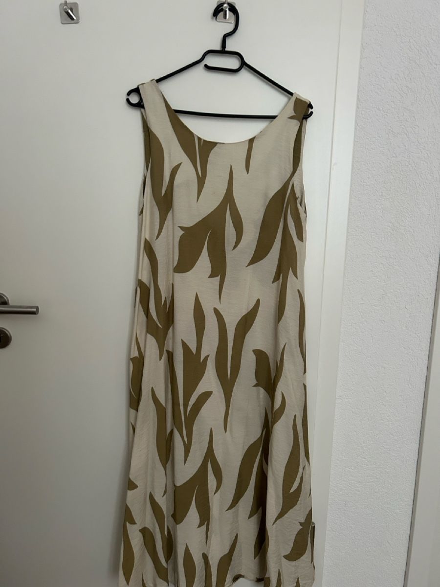 Vestiti: Oversize Summer Dress with Leaf Pattern - Size Small – Usato da Marin-Epagnier venduto da Kty_1907