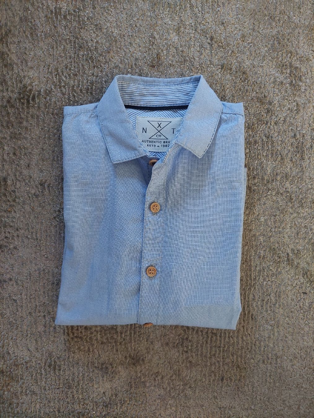 Next Camicie, T-shirt & Polo: Next Hemd hellblau Grösse 110cm 4-5 Jahre gebraucht – Usato da Zürich venduto da Taxista