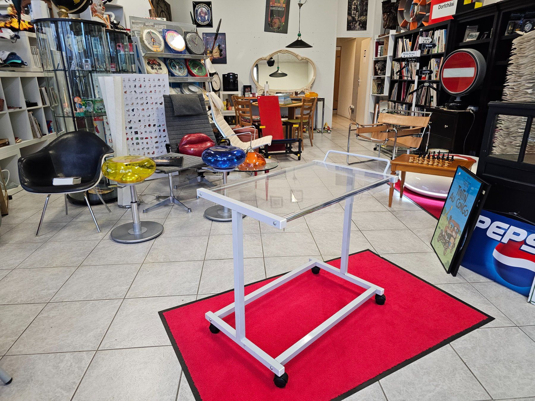 Carrelli di servizio: Service Wagen Plexiglas Industriedesign Rollwagen Trolley – Usato da Nottwil venduto da Wondewa-Shop 8
