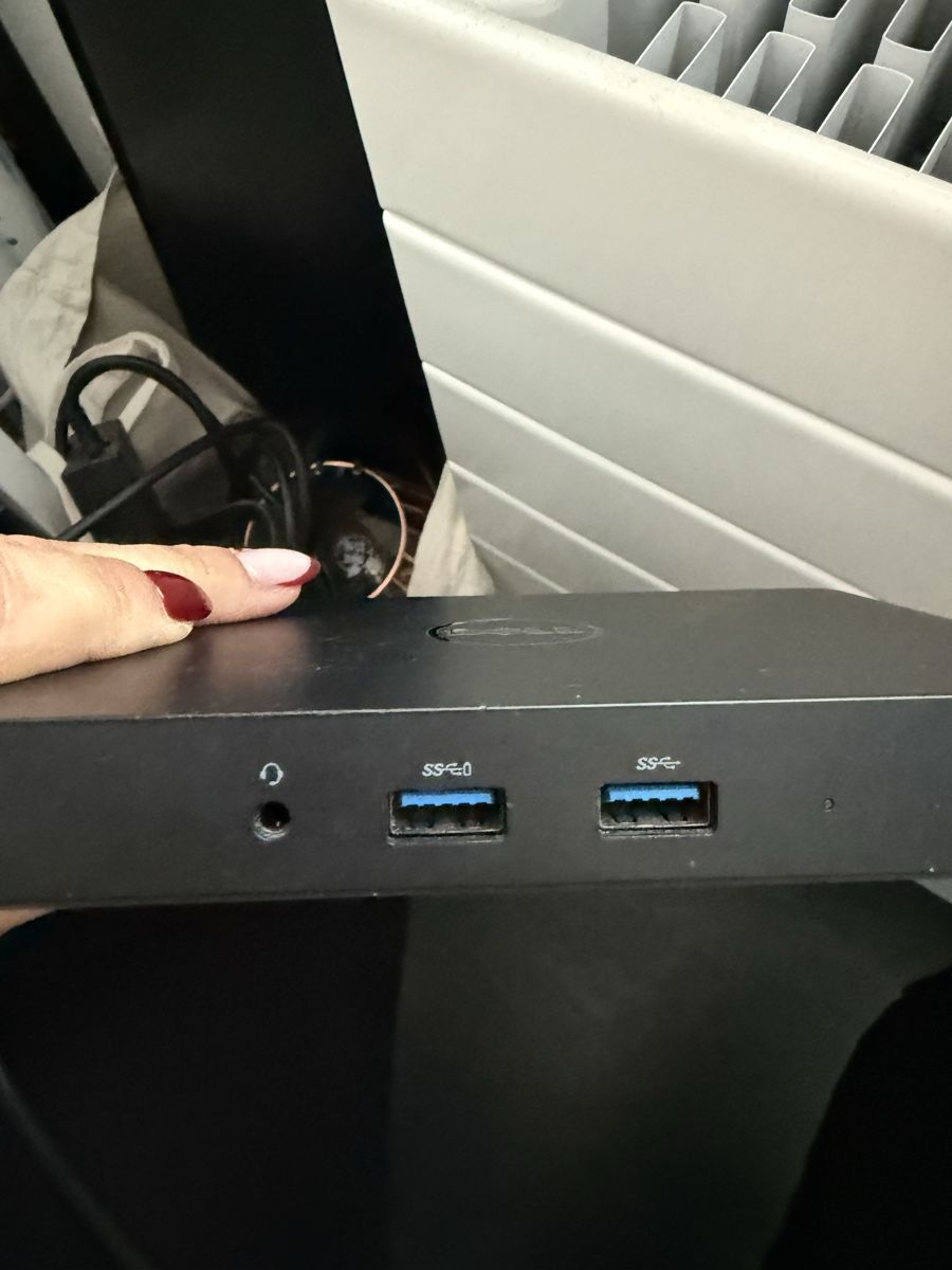 Dell Docking station: Dell WD15 Dockingstation – Usato da Boswil venduto da Tamara_Vanessa92 2