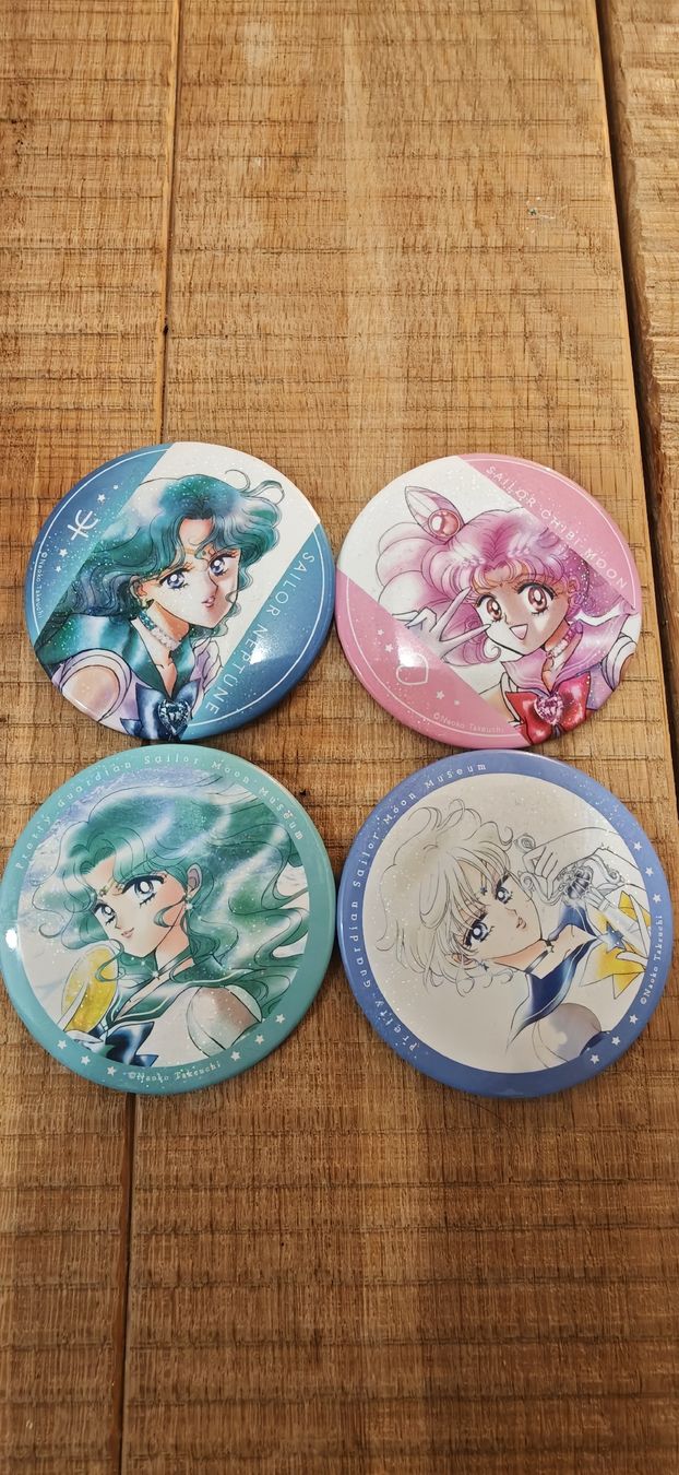 Placchette & Badge: Sailor Moon - 4x Pin Badges – Nuovo (secondo la descrizione) da Romanshorn venduto da Gaming-Anime_StoreCH