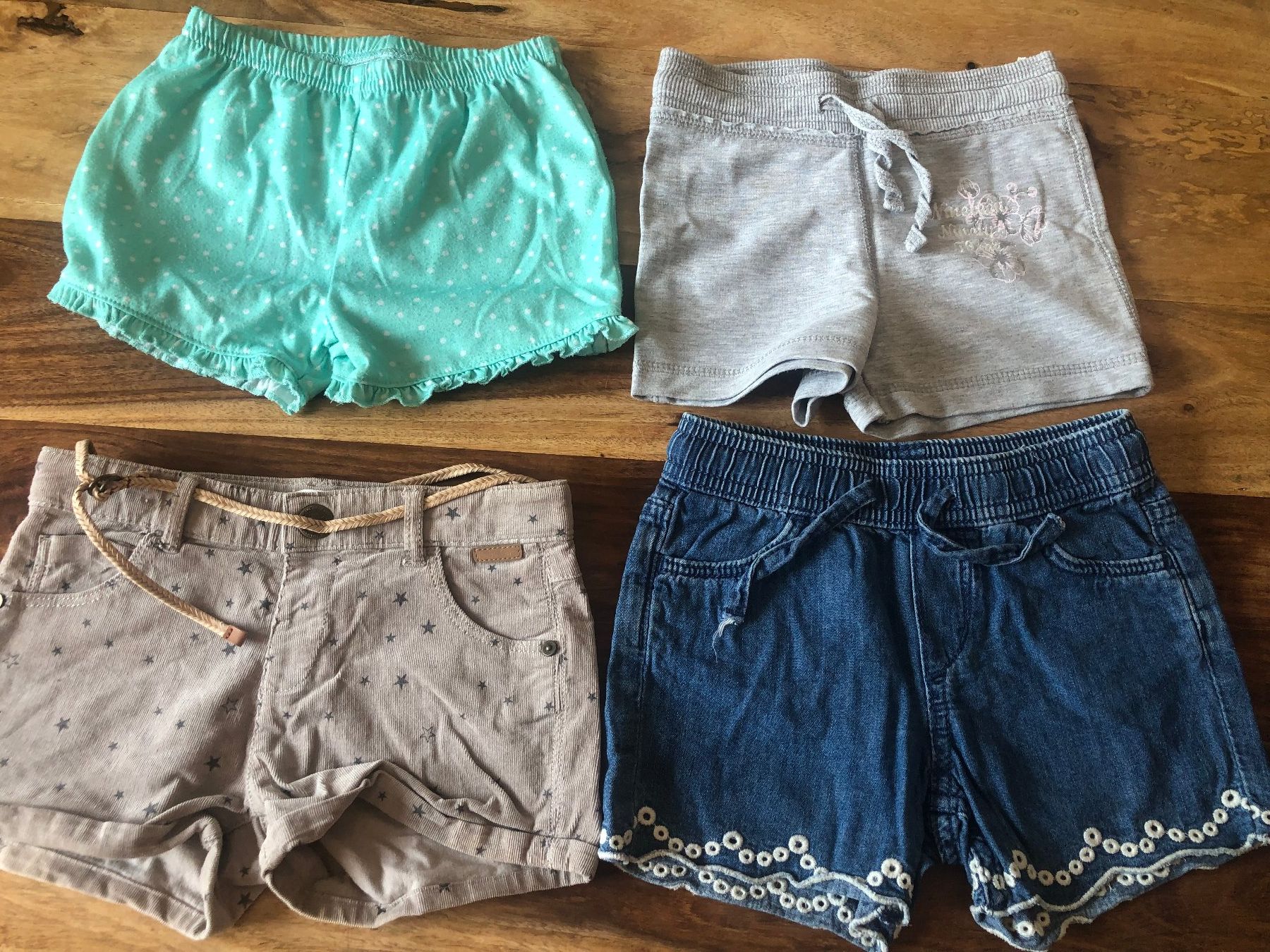 Lotti & Set di vestiti: Kinder Kleiderpaket Gr.98 – Usato da Winterthur venduto da Shahrudin 1