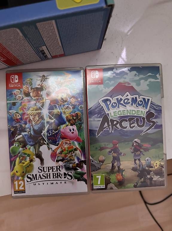 Nintendo Consoles: Nintendo Switch mit Zubehör und 2 Spielen – D'occasion à Brislach par mat_jy9r 1