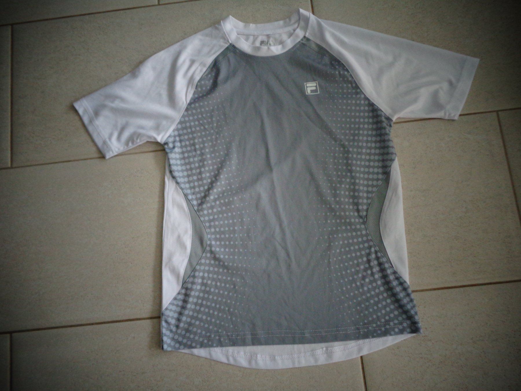 Fila Hemden, T-Shirts & Polos: FILA T-SHIRT GR.158 – Gebraucht aus Rotkreuz von Samballi