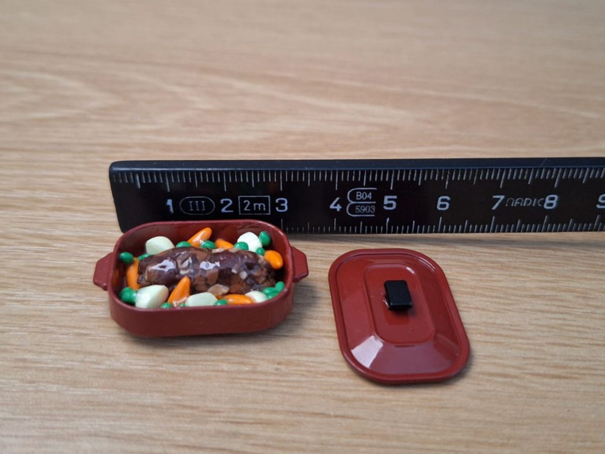Case e mobili per bambole: Hackbraten mit Gemüse Handgemacht – Nuovo (secondo la descrizione) da Zürich venduto da HandmadeTinyFood 1