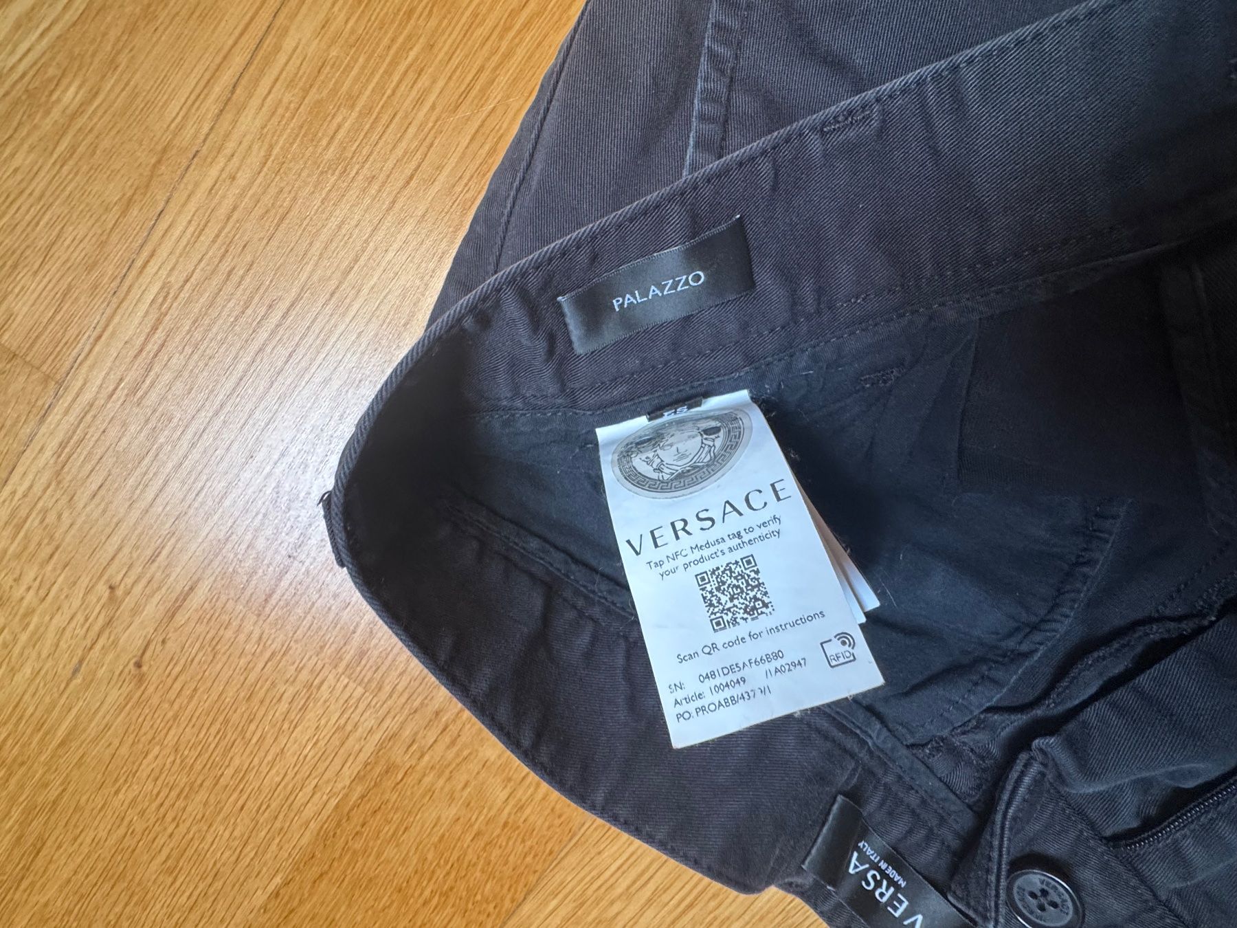 Pantalons: Pantalon Versace noir Palazzo – D'occasion à Biel/Bienne par sou_t9dm 2