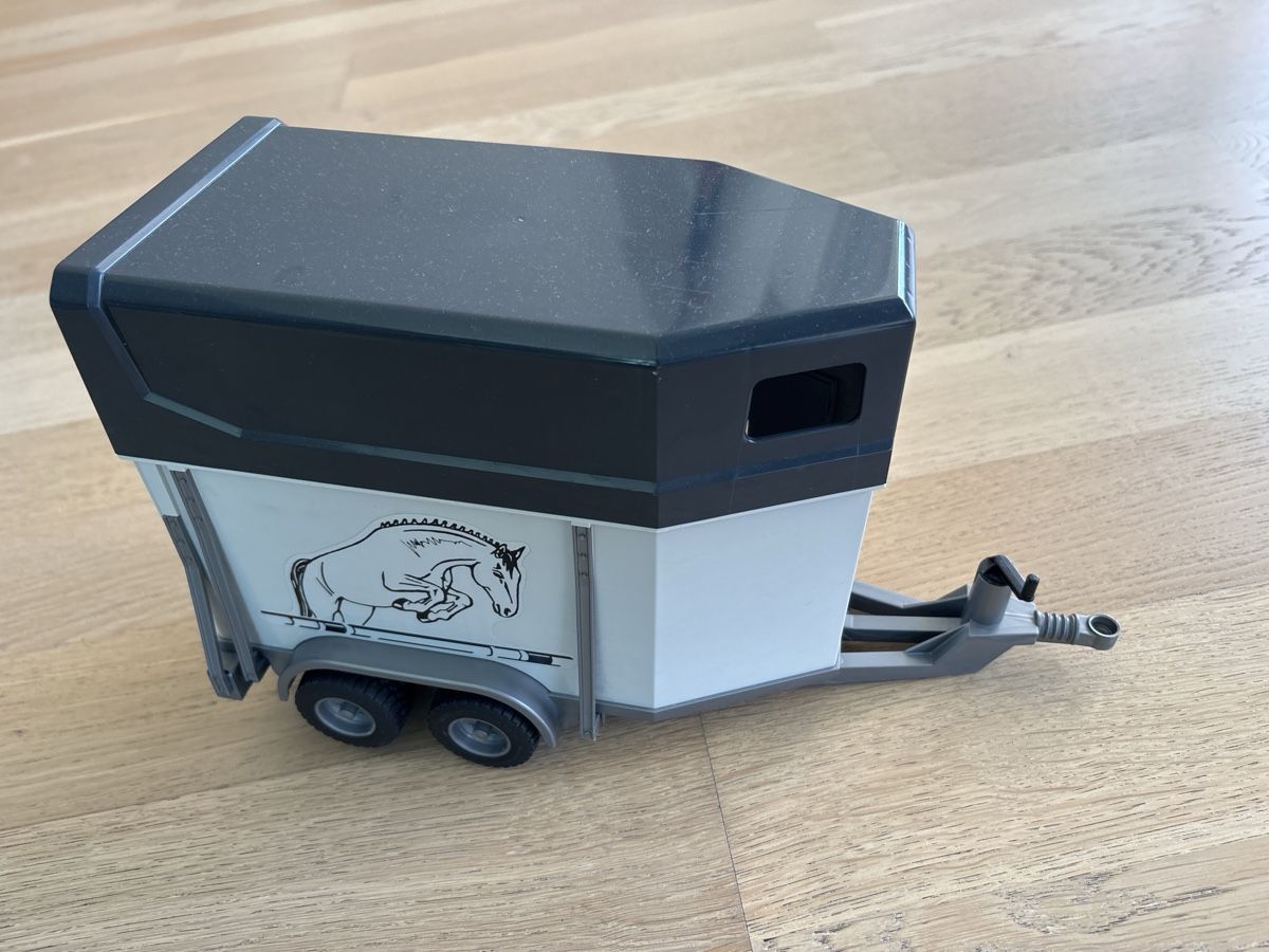 Bruder Giocattoli: Van pour cheval Bruder gris  – Usato da Vich venduto da Loic1268