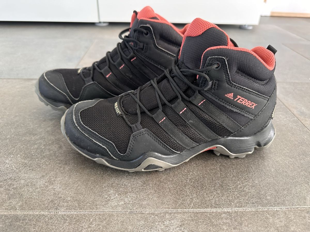 Adidas Scarpe da donna: Adidas Terrex Gore-Tex Wanderschuh – Usato da Seuzach venduto da s.bue 2