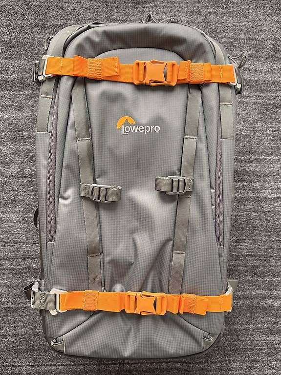 Lowepro Zaini: Fotorucksack LOWEPRO Wisthler BP450 AW – Usato da Hagendorn venduto da Henzen