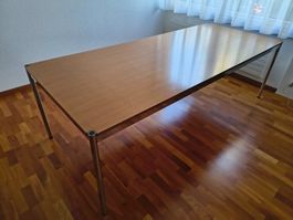 USM Tisch Domus Nussbaum natur 240 x 100 cm