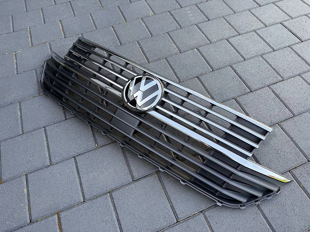 VW Tutti pezzi di ricambio auto: Kühlergrill VW T6.1 – Usato da Egnach venduto da Thankyou 1