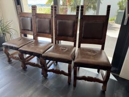 Set aus 4 hochwertigen hohen Holz-/Lederstühlen