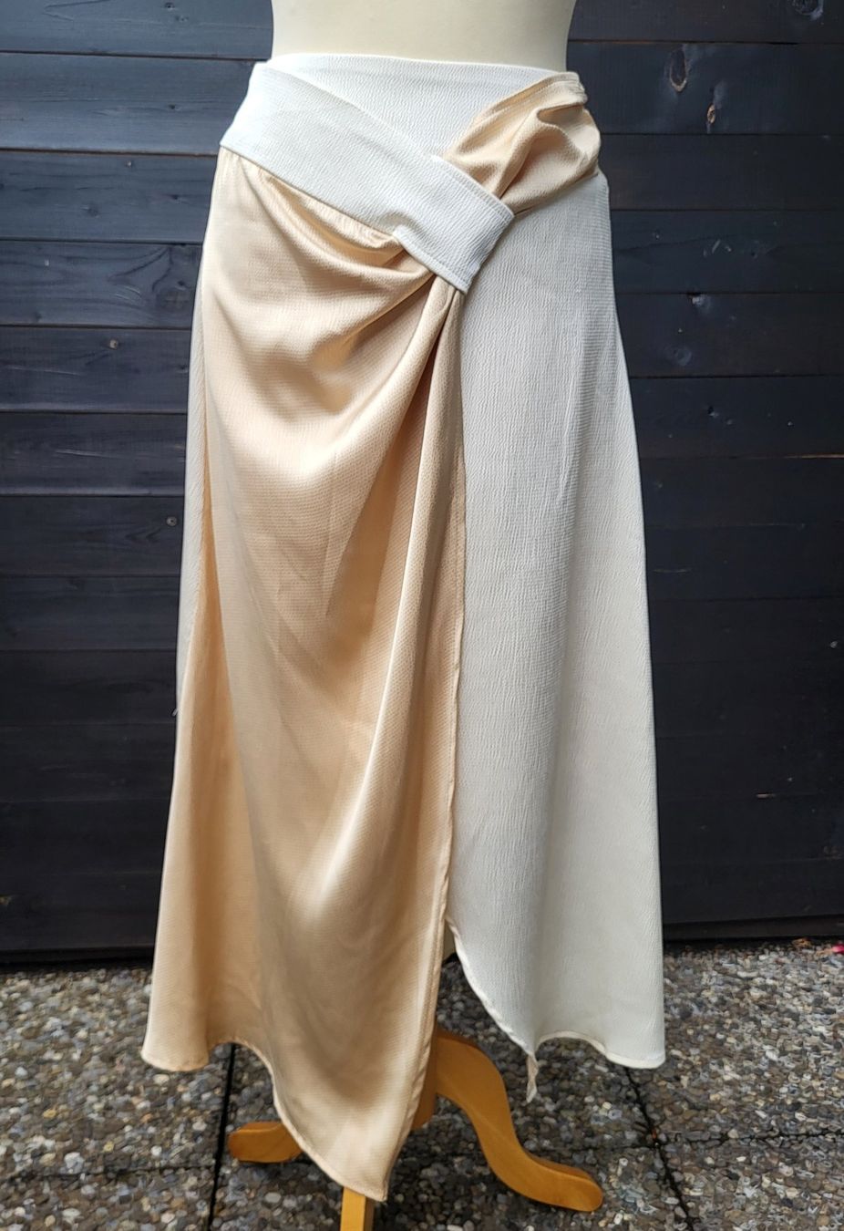 Gonne: Jupe deux couleurs – Nuovo (secondo la descrizione) da Fribourg venduto da VictoriaShop7