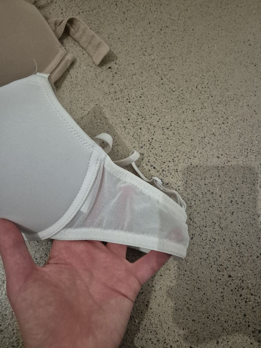 H&M Autres dessous: Zwei Push-Up BHs – D'occasion à Schlieren par nat_76vd 1
