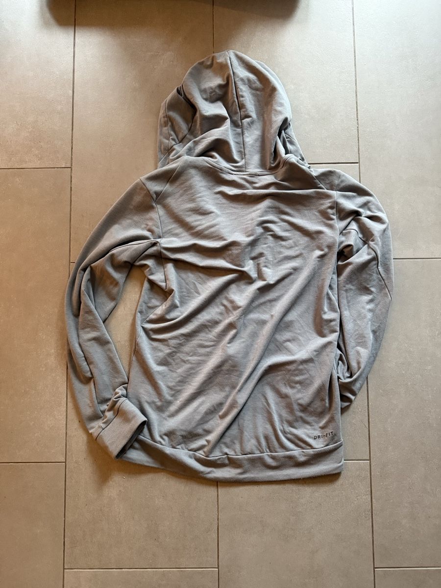 Nike Giacche: Veste zippée Nike Dri-FIT – Usato da Saxon venduto da Diboyzz 3