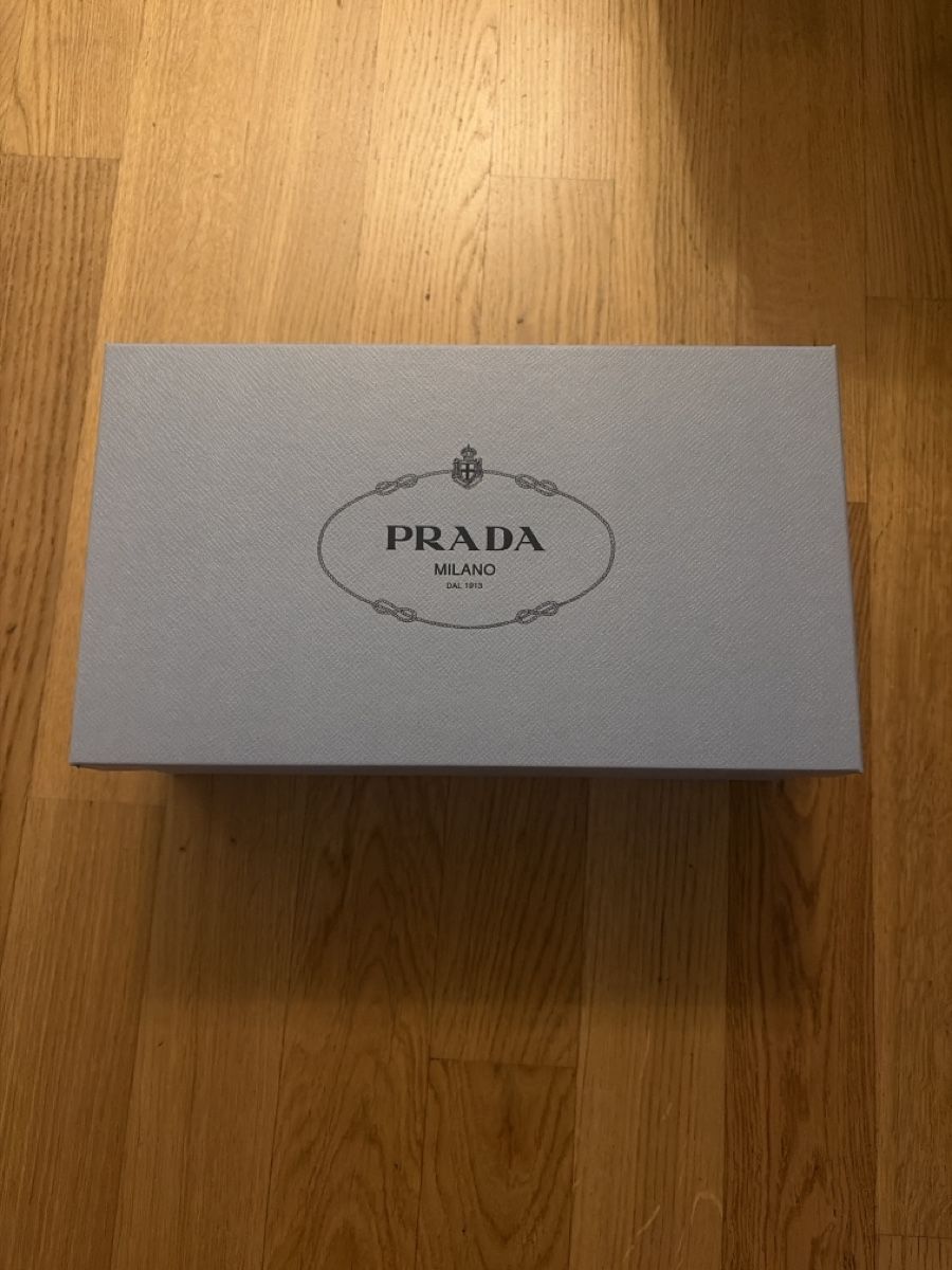 Contenitori & Simili: Prada Box – Usato da Lenzburg venduto da Original_vail