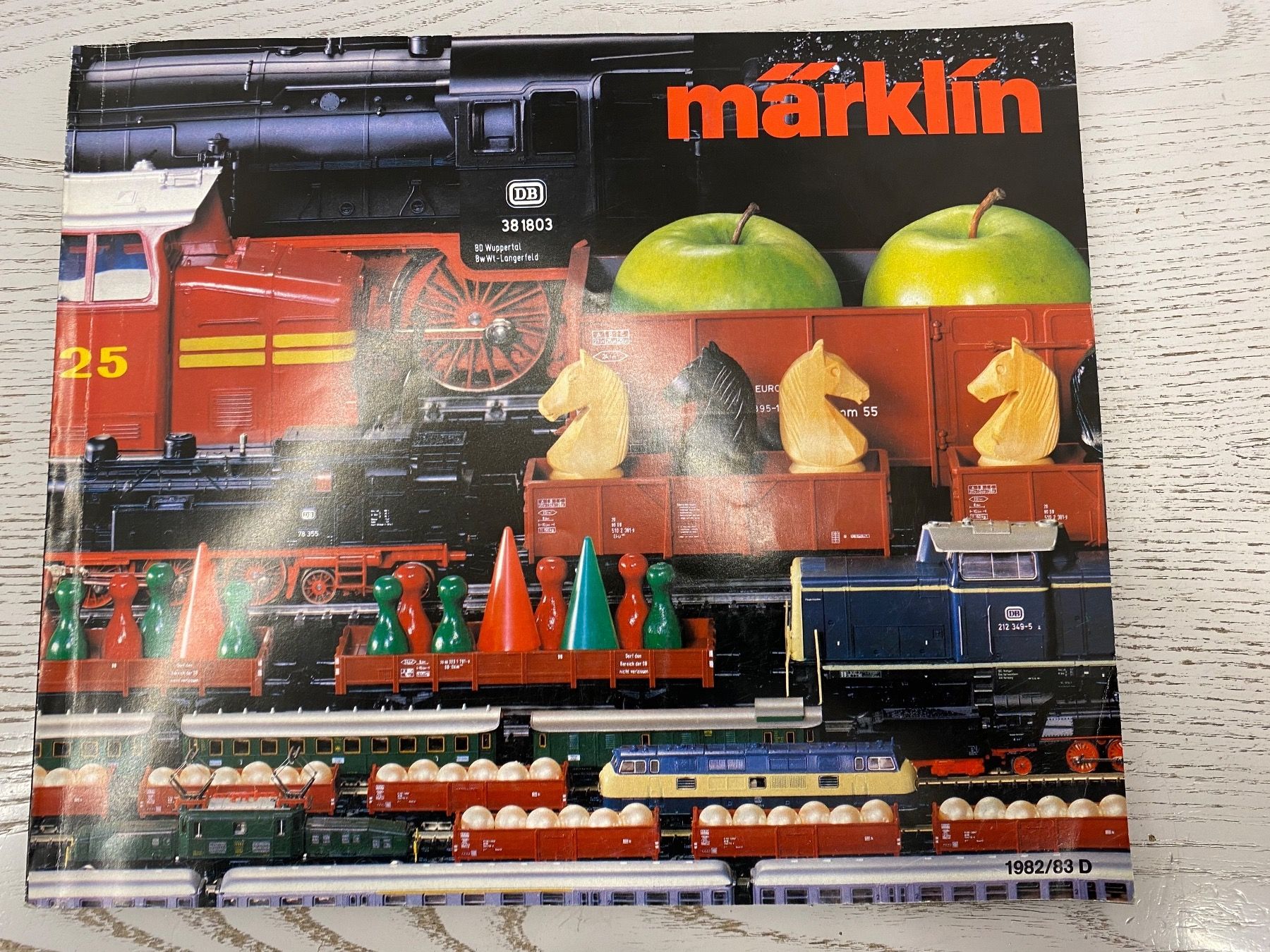 Riviste & Magazine: Märklin Katalog 1982/83 D – Usato da Lupsingen venduto da New-Haven
