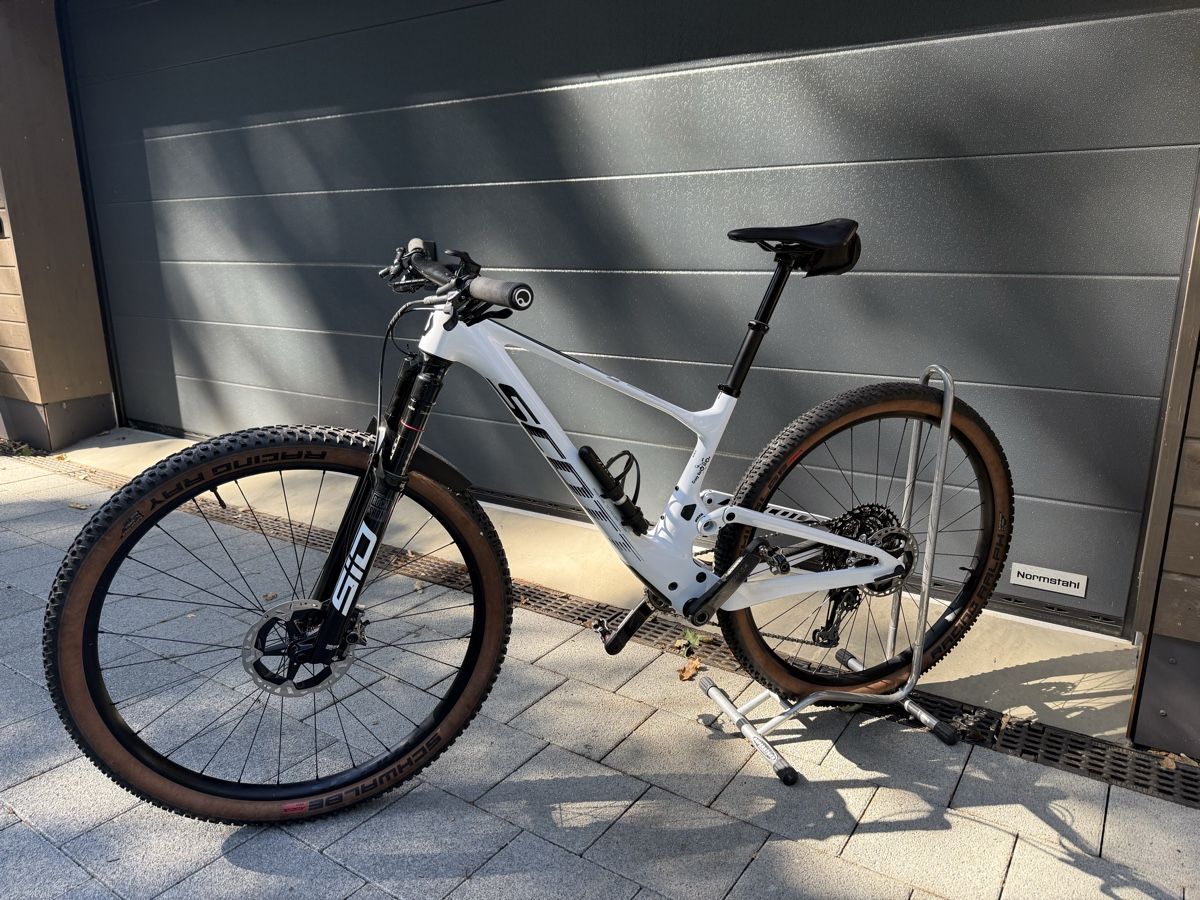 Scott Biciclette: Scott Spark RC Pro Gr. M, weiss – Usato da Häutligen venduto da ale_k92f 1