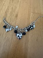 Charm-Armband silberfarben mit Herzen und Perlen