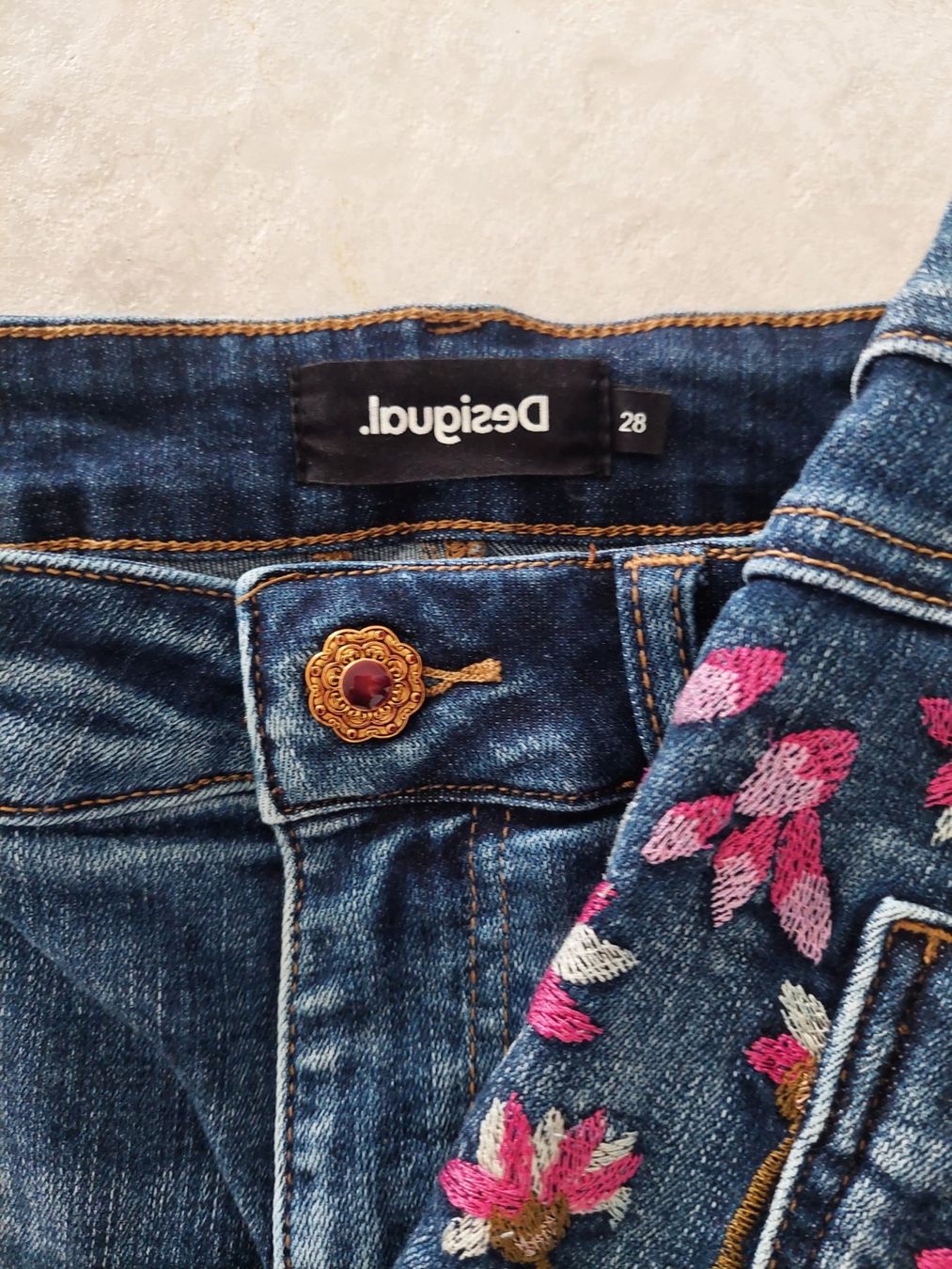 Desigual Jeans: Jeanshose Desigual Gr. 28 – Nuovo (secondo la descrizione) da Wil SG venduto da ram_c5j2 2