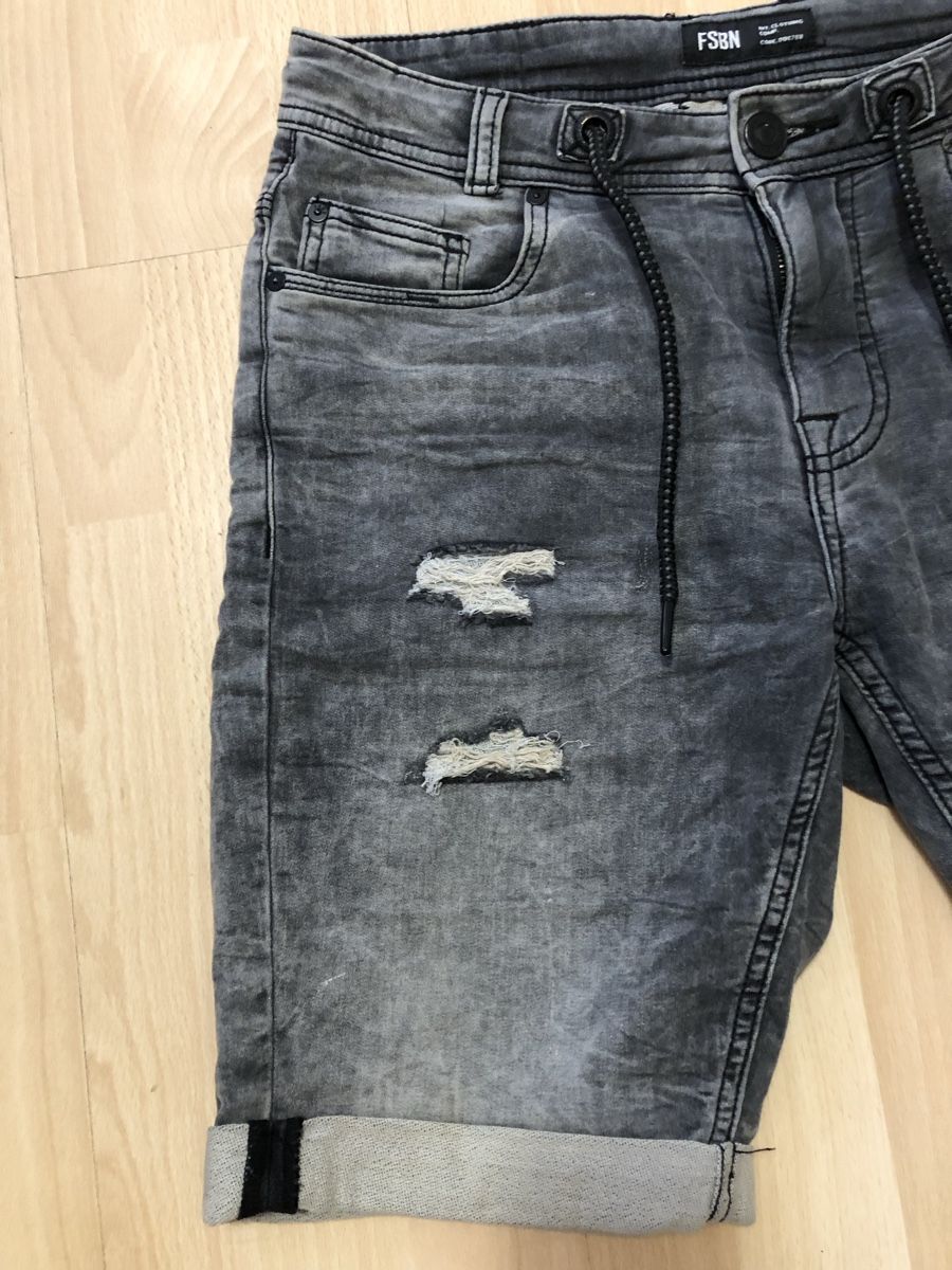 Jeans: Kurz Hose Gr.S – Usato da Chur venduto da vicky7 5