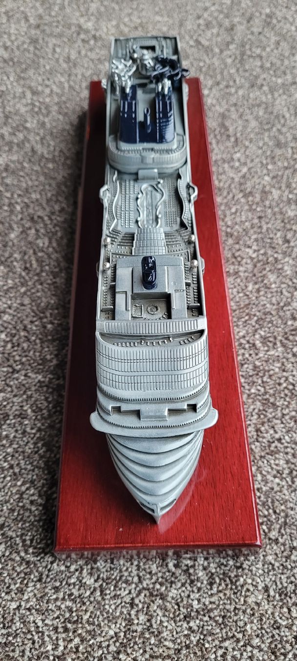 Kit di modellismo & Modellini statici: MSC Word America – Nuovo e nell'imballaggio originale da Seon venduto da Granadille 2