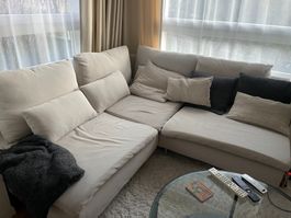 Ein bequemes Ecksofa für ein kleines Zimmer