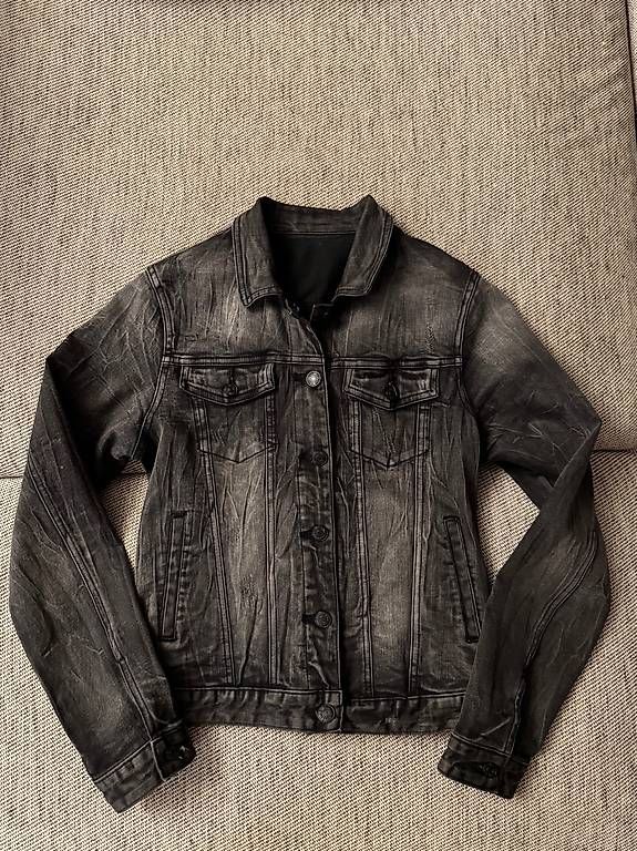 Giacche: Jeansjacke grau-schwaz (Gr. S) – Usato da Luzern venduto da el_duende