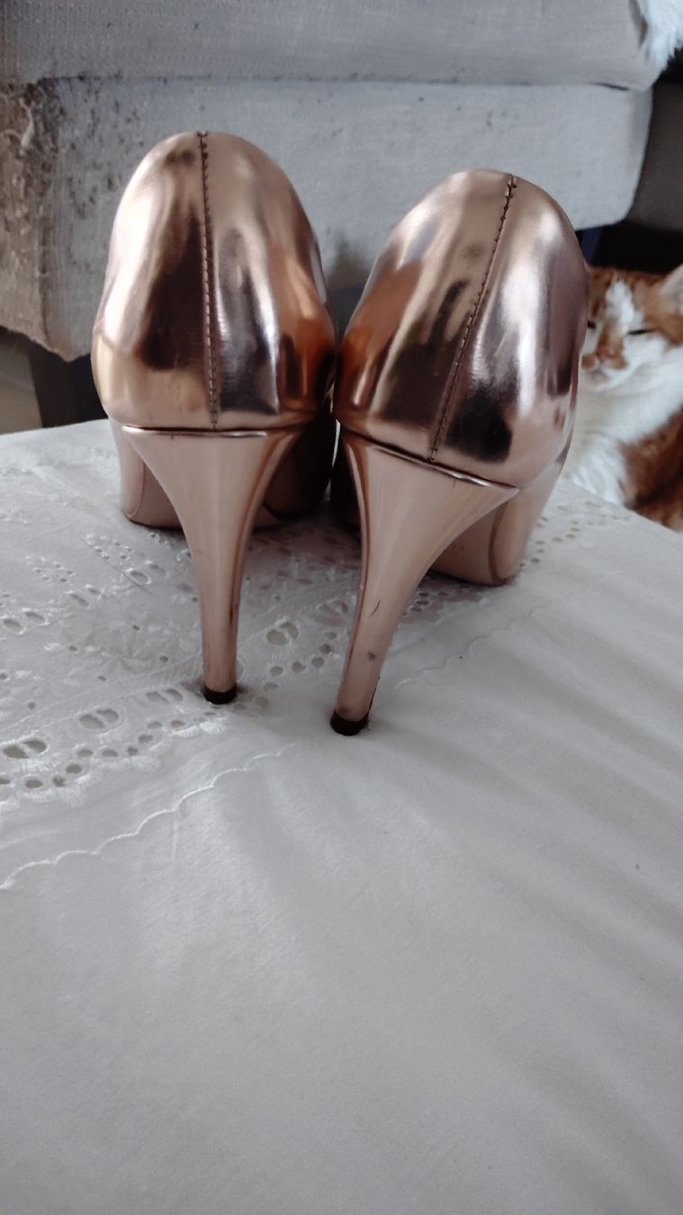 Scarpa Scarpe da donna: scarpa oro di via maestra – Nuovo (secondo la descrizione) da Spreitenbach venduto da ludwigmaira 1