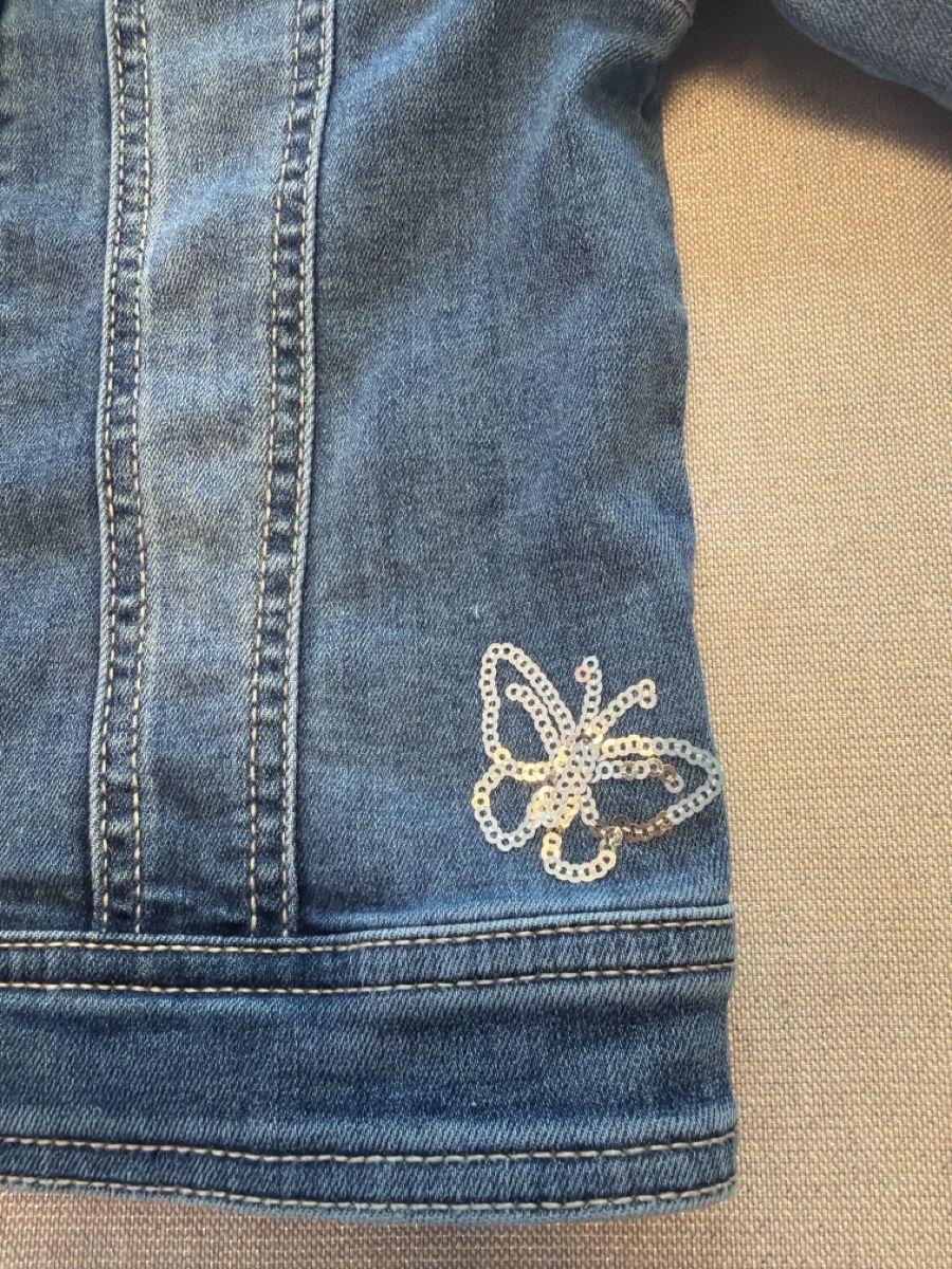 S.Oliver Vestes & Manteaux: Jeansjacke, Gr. 116 von S. Oliver – D'occasion à Hettlingen par SaMiViJu 2