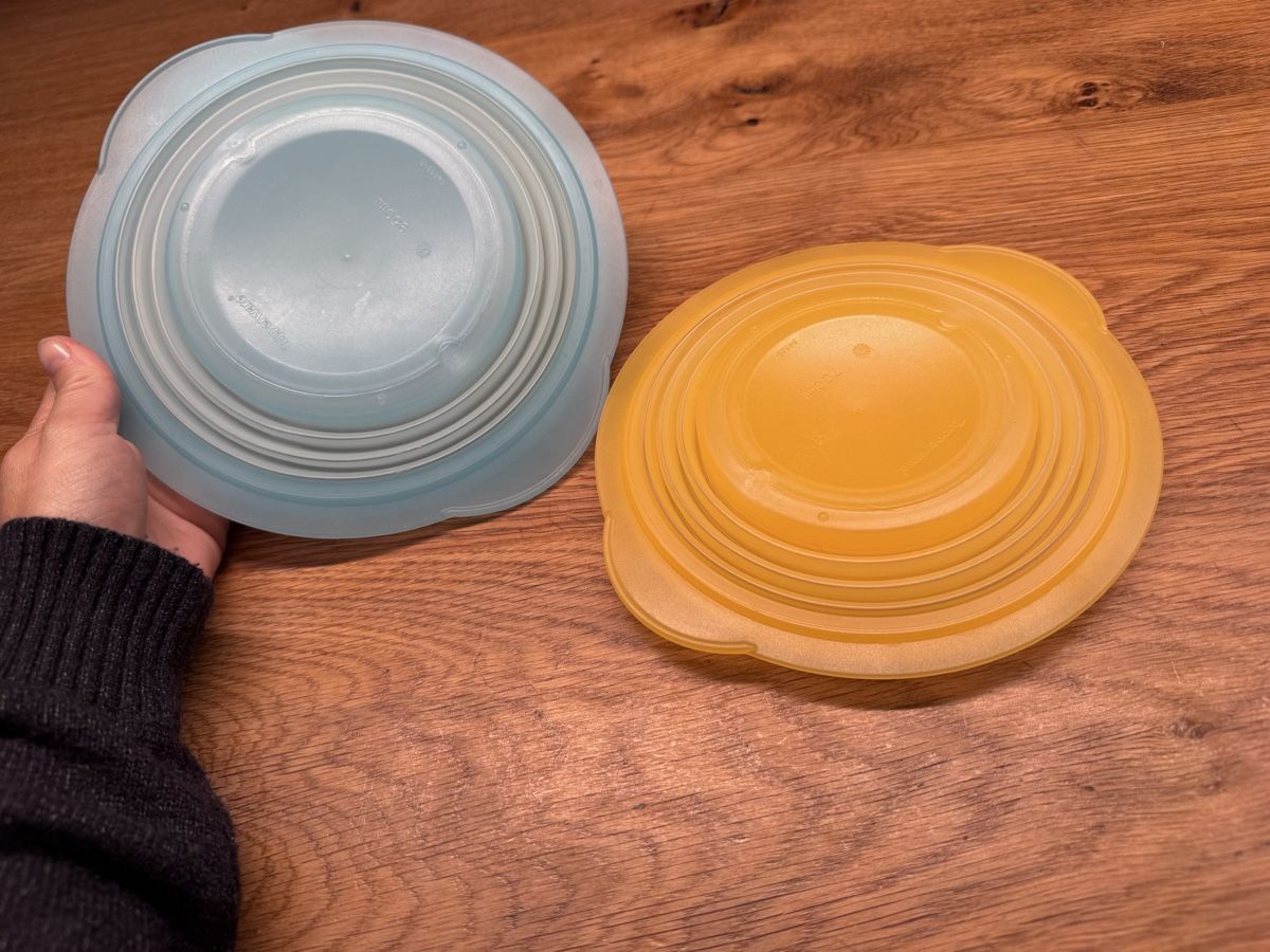 Tupperware Contenitori & Simili: Tupperware faltbare Boxen 950ml und 700ml – Usato da Niederbüren venduto da Oetschli 2