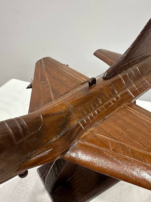 Kit di modellismo & Modellini statici: Handgeschnitztes Holzmodell Kampfjet auf Sockel – Usato da Obernau venduto da Arche_Noah_Brocki 6