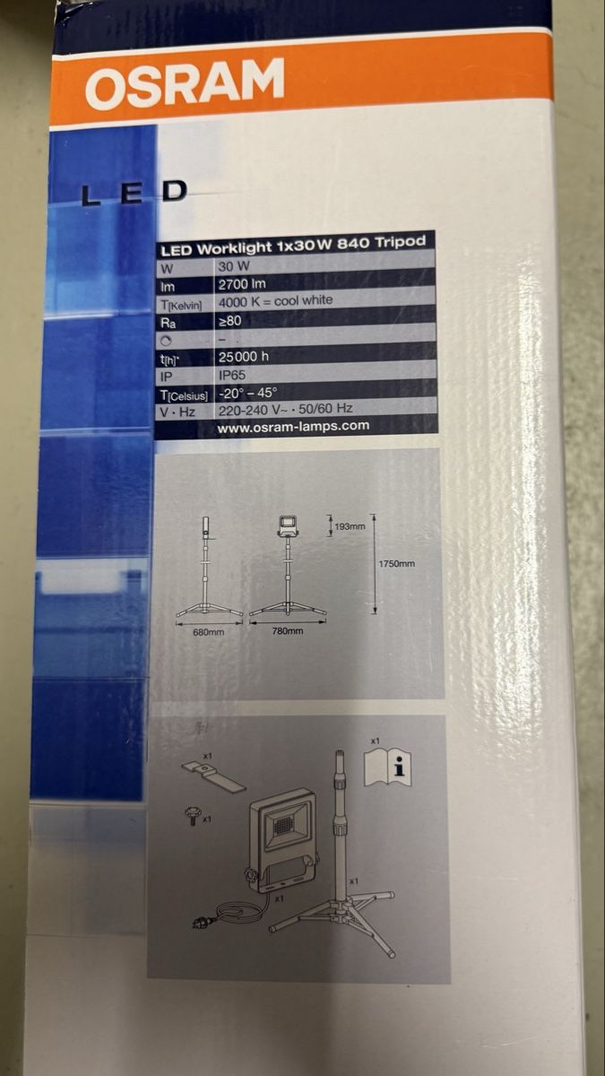 Fari: OSRAM LED Worklight 30W IP65 mit Stativ, top Zustand – Nuovo e nell'imballaggio originale da Lupfig venduto da EST.1954 1